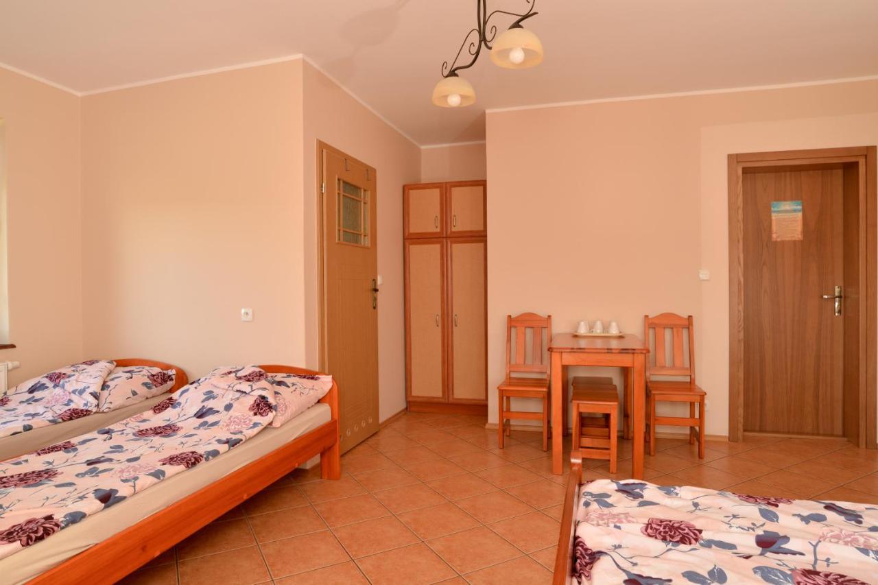 Jantar Pokoje I Domki U Reni Exterior foto